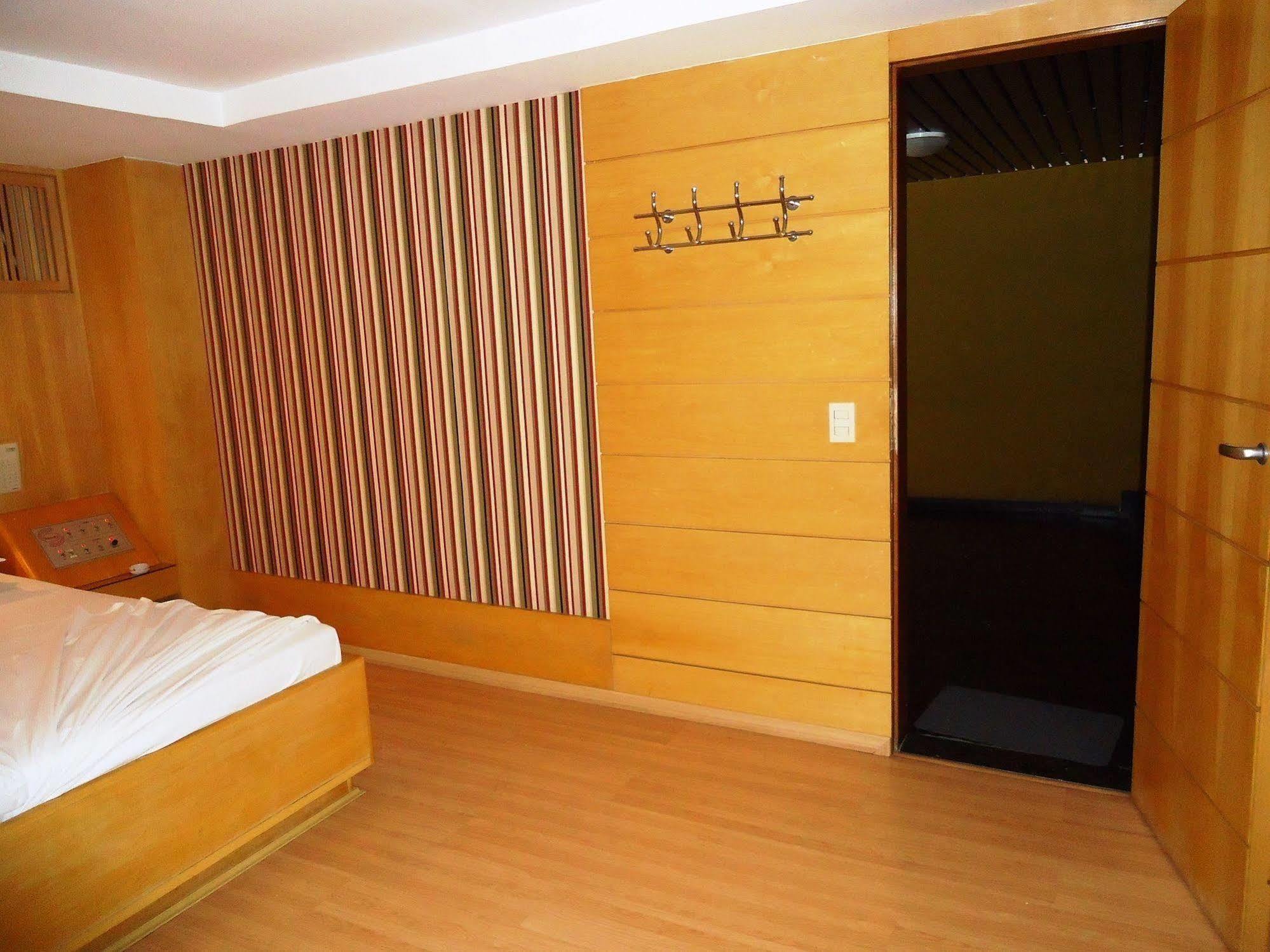 Motel Sunny (Adults Only) Belo Horizonte Buitenkant foto