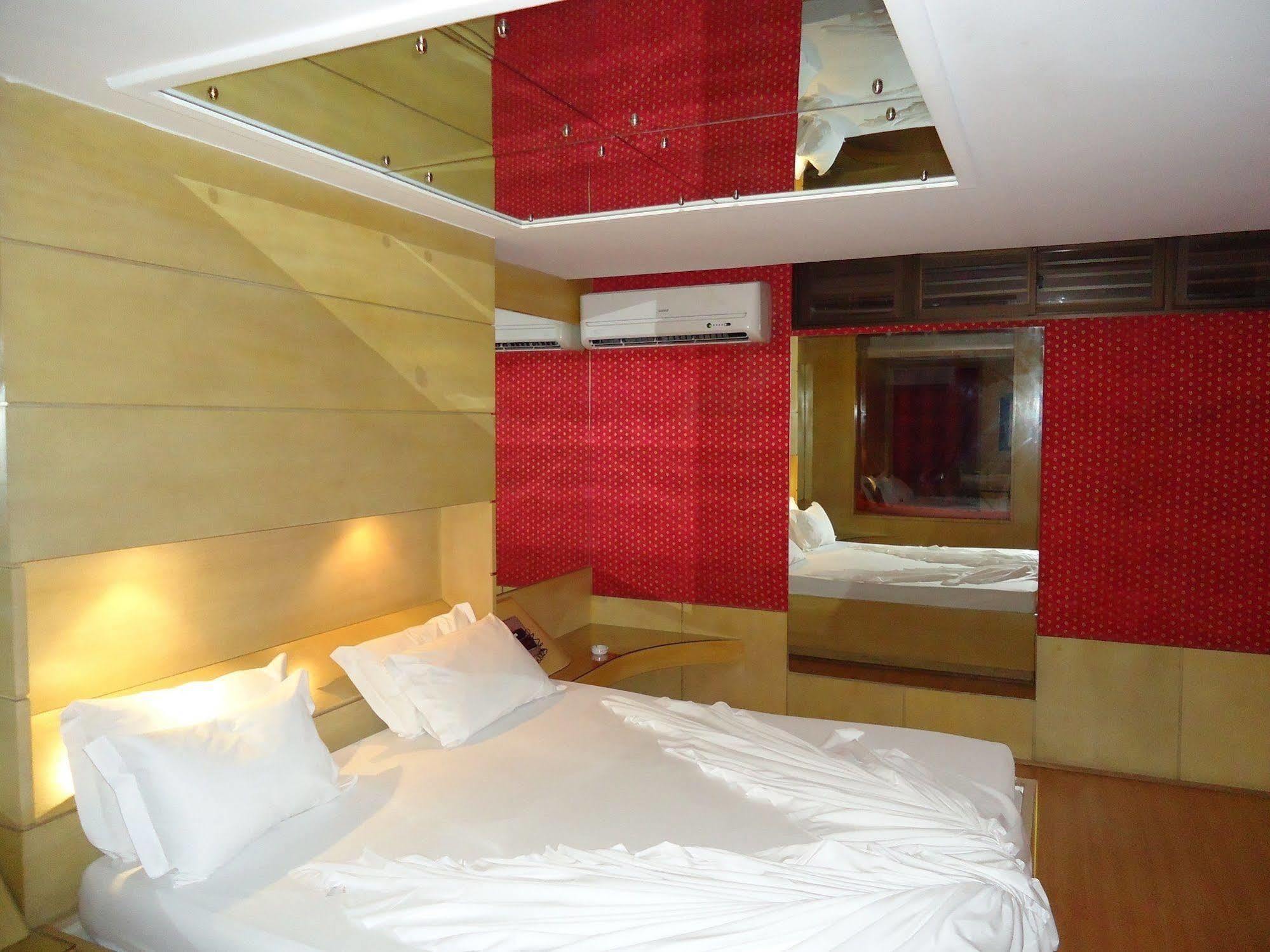 Motel Sunny (Adults Only) Belo Horizonte Buitenkant foto