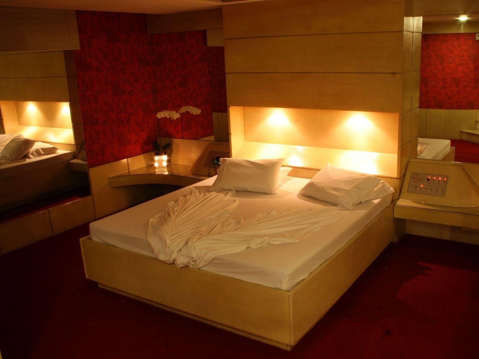 Motel Sunny (Adults Only) Belo Horizonte Buitenkant foto