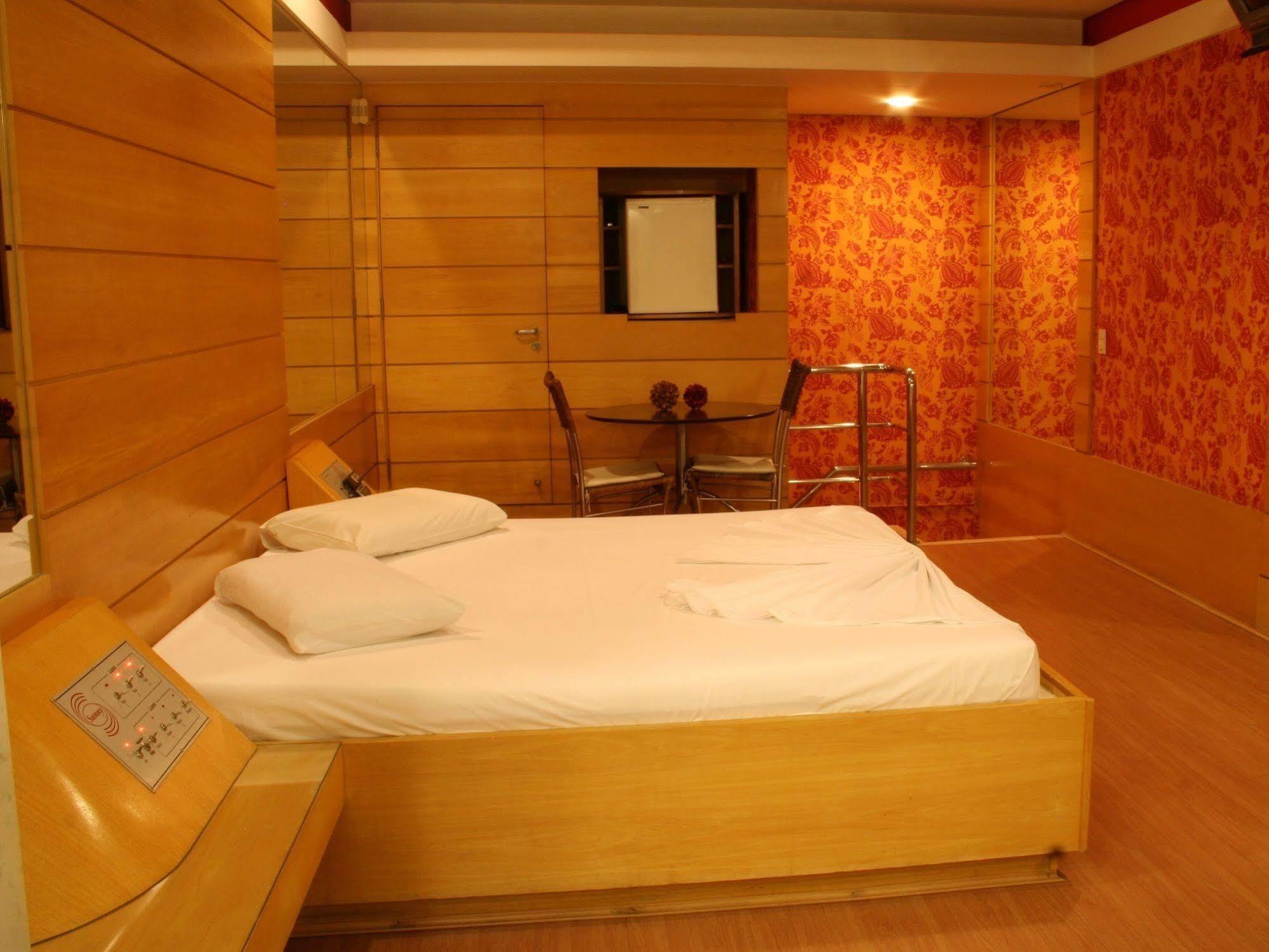 Motel Sunny (Adults Only) Belo Horizonte Buitenkant foto